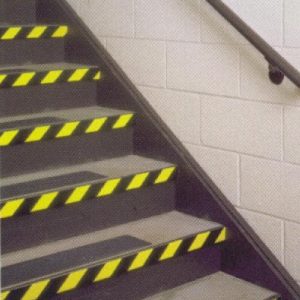 Cinta de Seguridad 3M 5702, Negro/Amarillo  48mm x 33mts.
