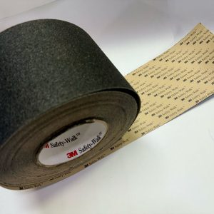 Cinta 610 3M Antideslizante 101 mm x 18 mts. Negra